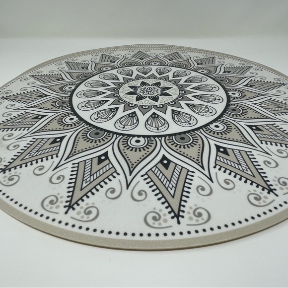 Vintage Mandala Art Design Placemats Round 4 Pcs geometric abstract 15 inches - Picture 4 of 10